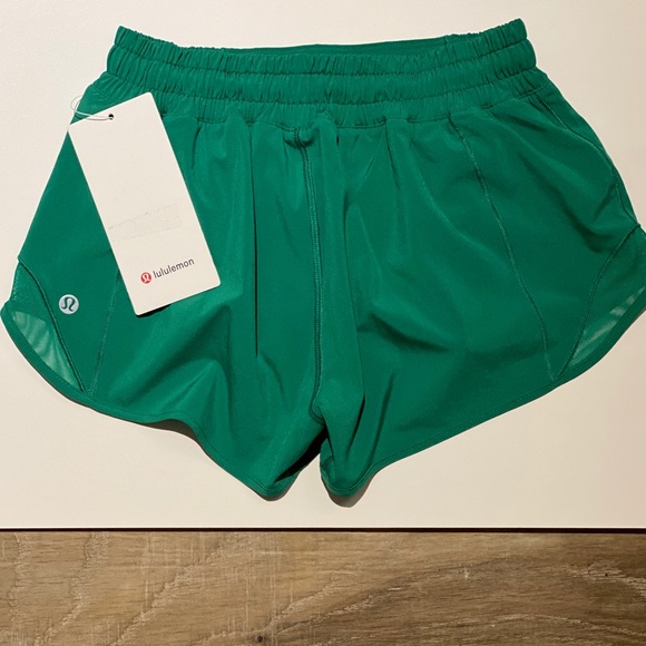 Lululemon Hotty Hot Short Ii 25 Classic 